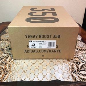 Yeezy Boost 350 V2 ‘ Cream White / Triple White